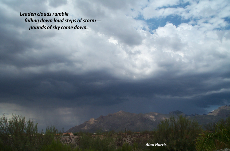 haiga, leaden clouds rumble